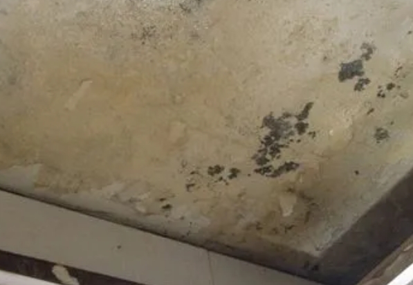 新巴尔虎右阳台漏水维修公司分享下新巴尔虎右卫生间渗水维修需要注意哪些问题。